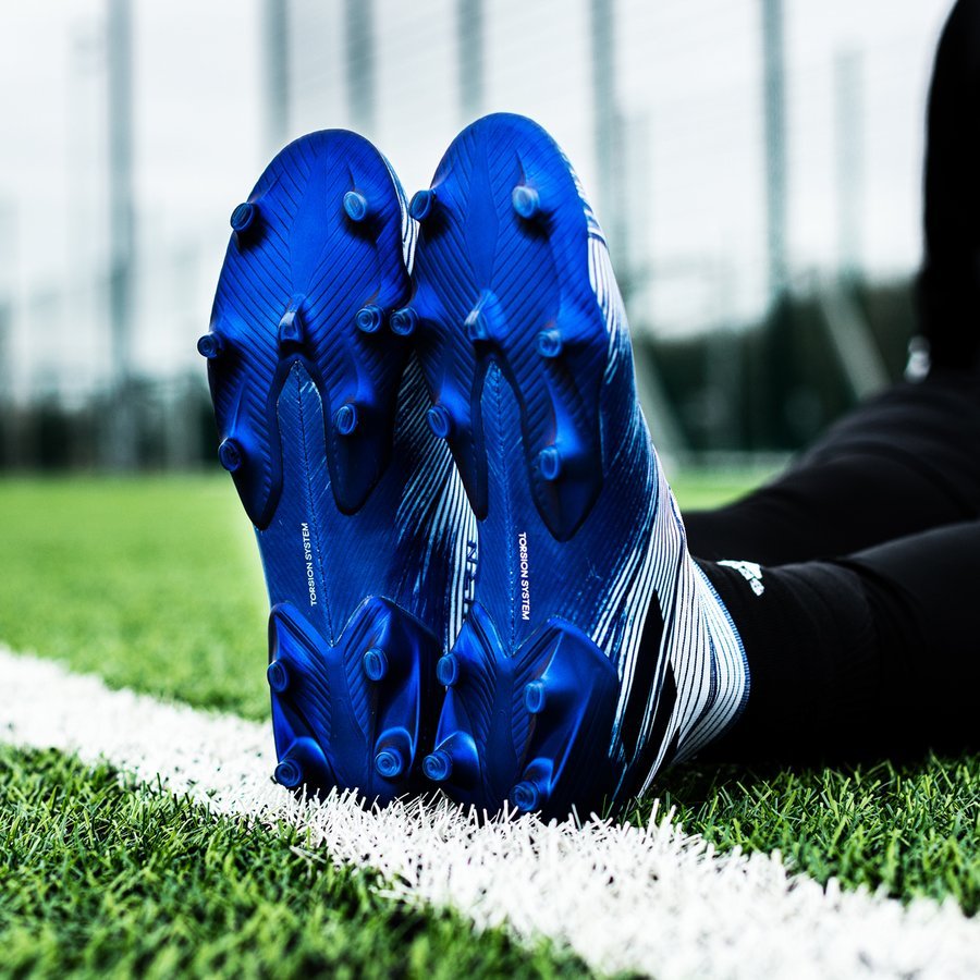 lancerer ny version af Messis fodboldstøvler | Nyheder